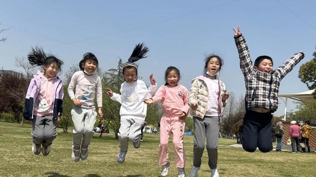 春游“重启”，赏花、探秘、参观、做任务……看看有你们学校吗？