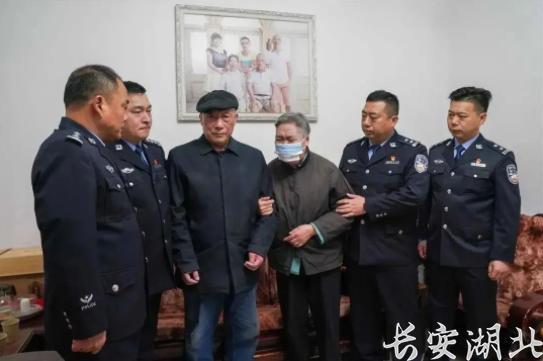 他被追授二级英模，儿子最大的愿望：重启父亲的警号