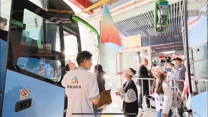“一站式”直达出游更方便 纺织城客运站至华山景区旅游直通车开行
