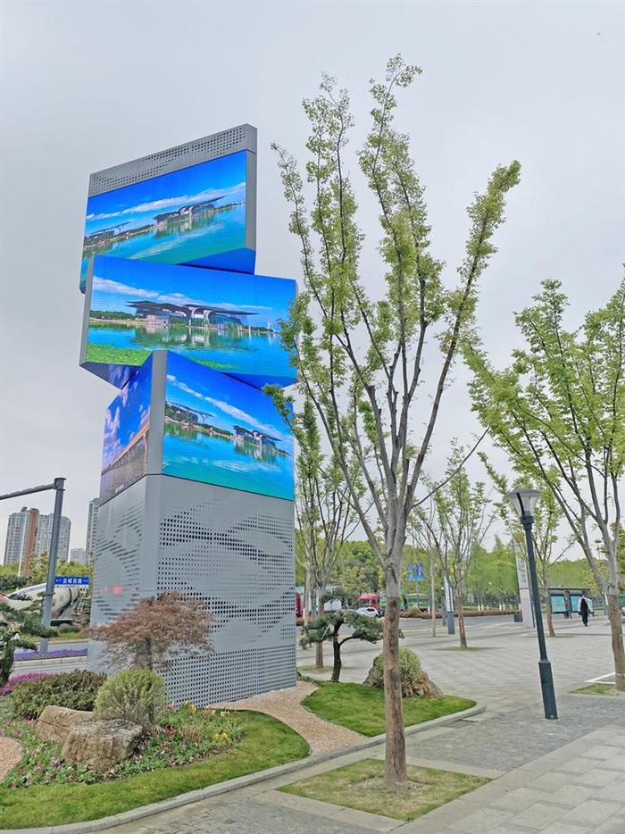 高清电子显示屏点亮无锡城市风景线 360度地标性大屏、双面电子屏