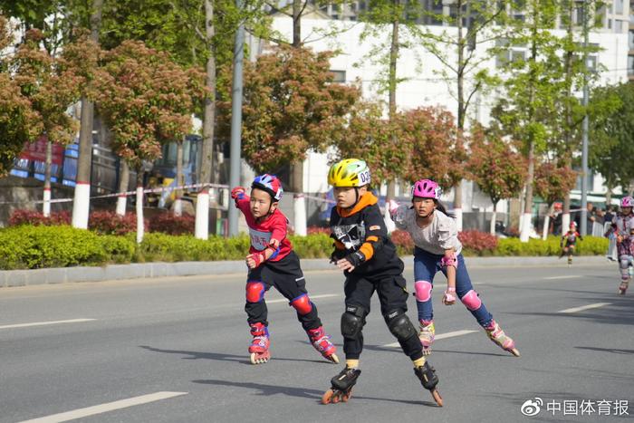 中国·陕西轮滑马拉松公开赛在商洛举办
