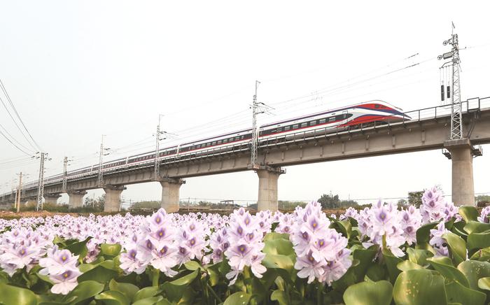 中老铁路一路飞架跨山河