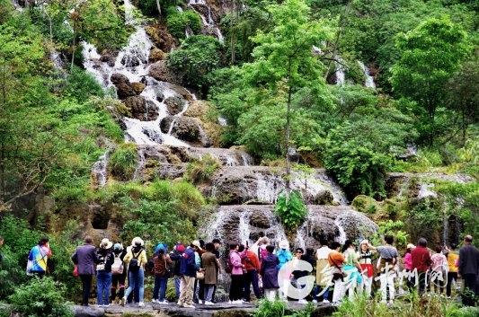 【记者周末探景区】旅游回暖 一季度超两百万人次体验小七孔的幽山碧水