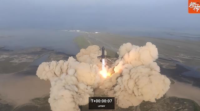 SpaceX 星舰首次发射，在星舰和超重火箭分离时发生爆炸