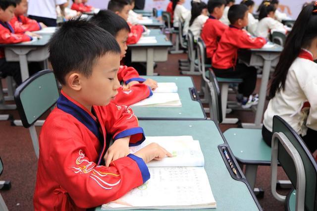 让学生与好习惯“交朋友” 四川自贡自流井一小学举行“晒一日常规 促习惯养成”展示活动