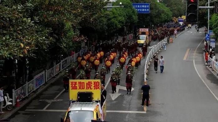 “壮族三月三”假期首日，广西这些地方都是人人人！