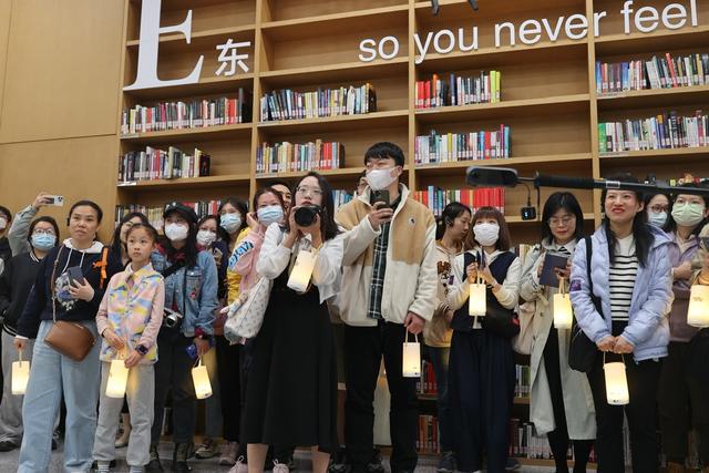 在国内单体建筑面积最大的图书馆，来一场“不眠之夜”