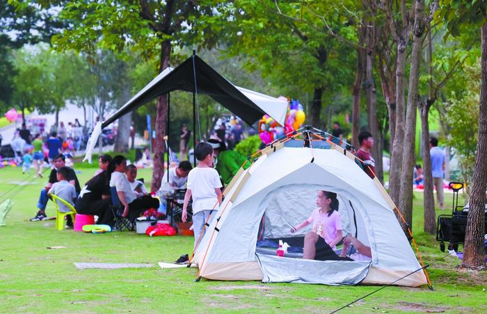 他们以出游的方式与“三月三”相遇 这个假期，短途游、露营游、乡村游受追捧