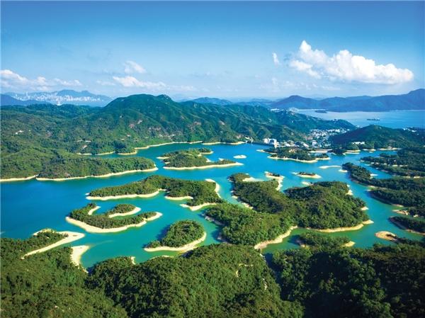 “飞遇世界大赏” : 中国内地往返香港 “买一送一”机票礼遇火热开启