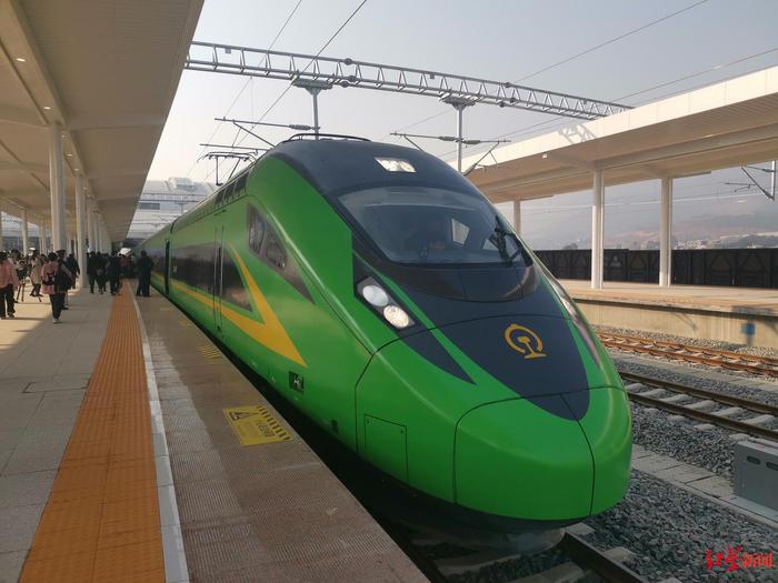 “五一”假期，新成昆铁路将加开多趟成都至西昌、攀枝花列车