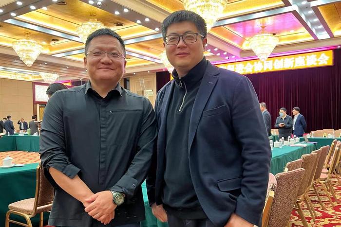 沈寓实博士与尹烨博士座谈会合影