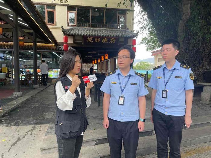 大鹏市监节日查|突查大鹏较场尾！五一假期，这里的民宿价格、餐厅食品安全如何？