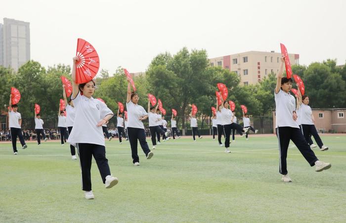 廊坊市第一实验中学举行第七届田径运动会