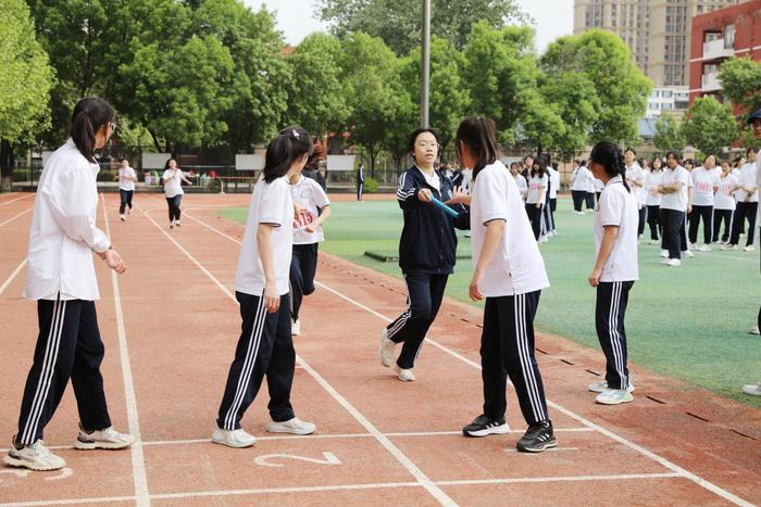 廊坊市第一实验中学举行第七届田径运动会