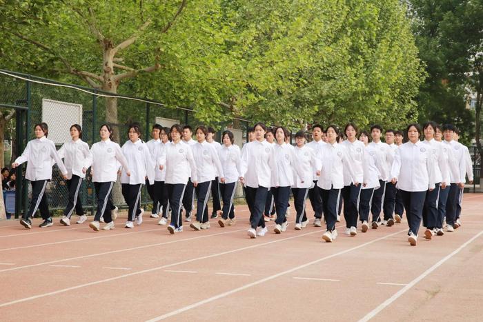 廊坊市第一实验中学举行第七届田径运动会