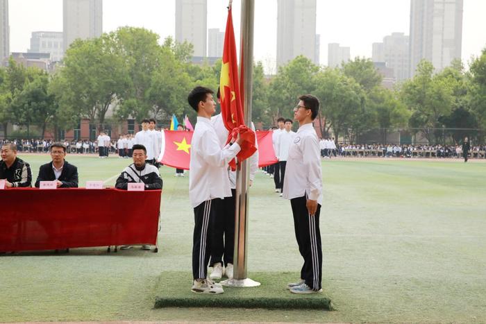 廊坊市第一实验中学举行第七届田径运动会