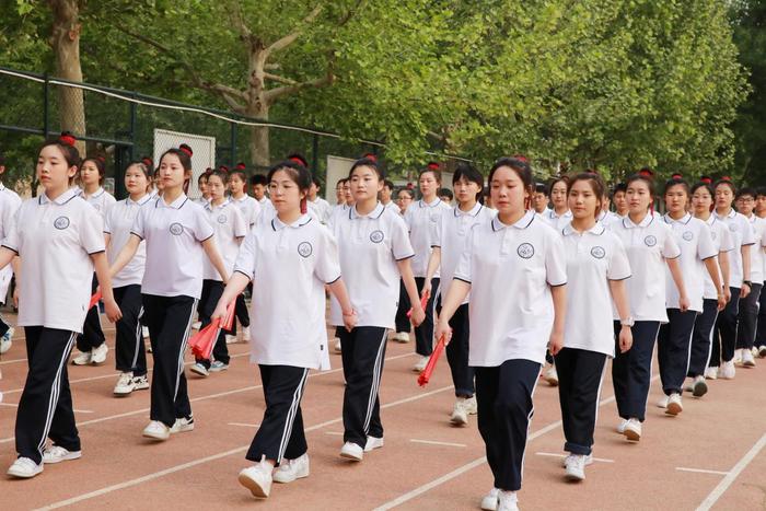 廊坊市第一实验中学举行第七届田径运动会