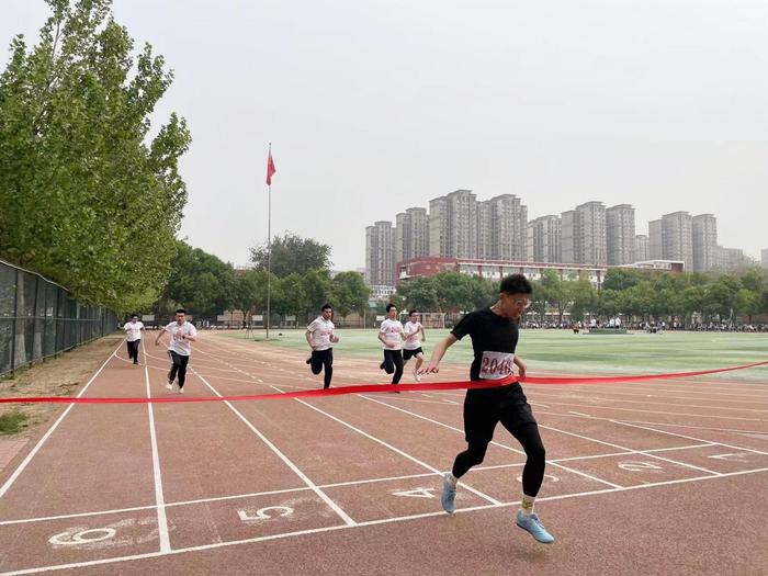 廊坊市第一实验中学举行第七届田径运动会