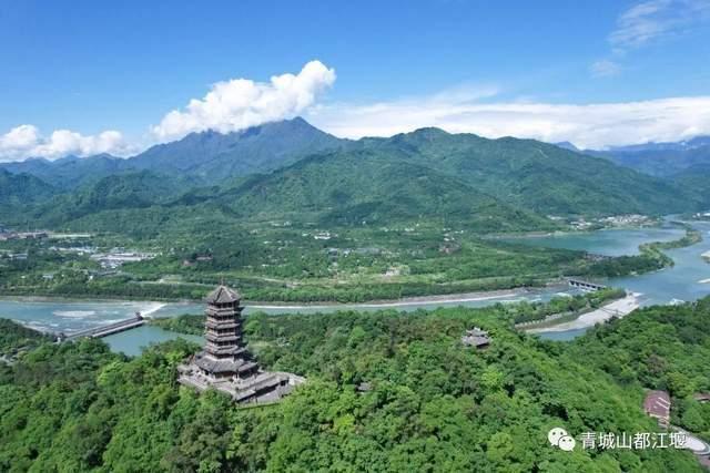 趣玩五一｜青城山都江堰景区首日接待游客3.75万人次，接待人数和门票收入同比大涨