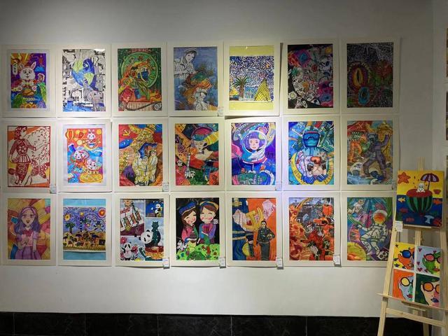 1600余件“天府元素”作品正展览 首届“最美天府”少儿书画大赛在成都举行