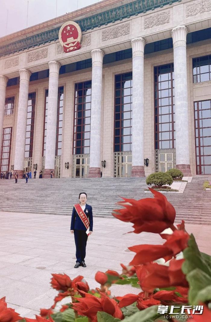 因为热爱，所以不计付出——记全国五一劳动奖章获得者、长沙市芙蓉区大同小学校长朱爱朝