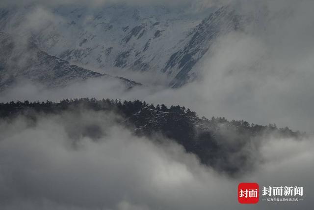 图集｜雨后初晴 云海蒸腾夹金山