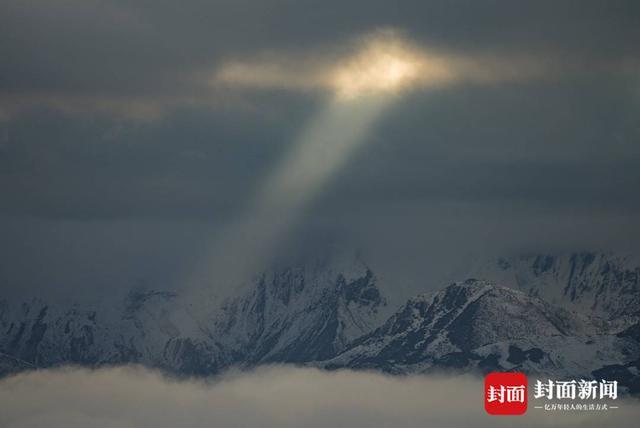 图集｜雨后初晴 云海蒸腾夹金山