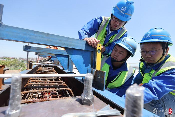 假期不休息 | 上海路桥建设者坚守岗位，确保重点工程进度