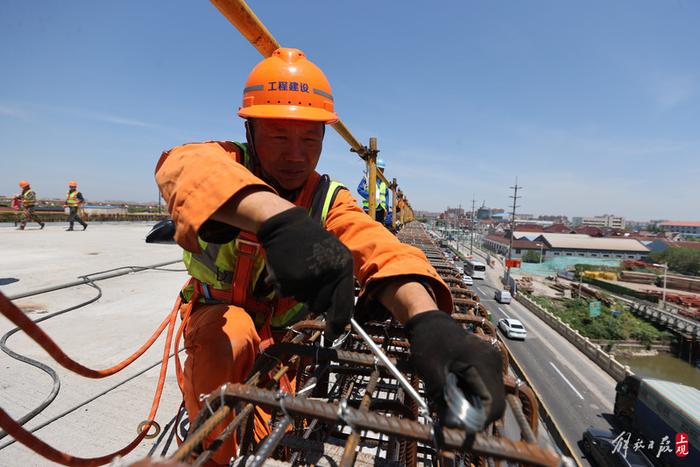 假期不休息 | 上海路桥建设者坚守岗位，确保重点工程进度