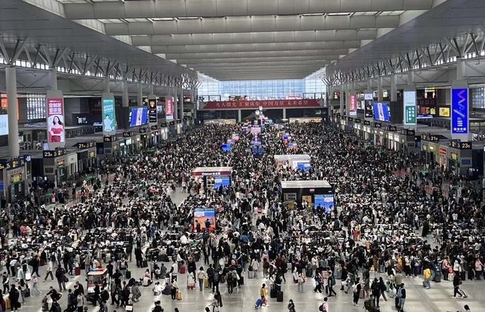 “五一”假期上海共接待游客1564.94万人次，实现旅游收入188.97亿元