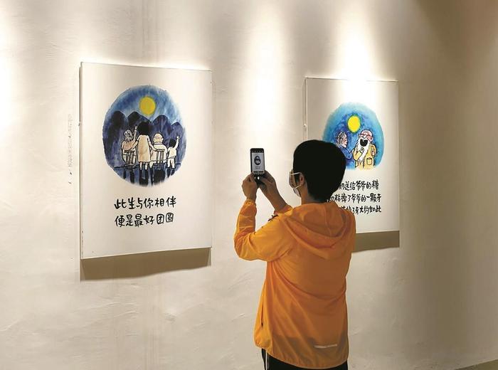 广东最大高速服务区能逛展 停车休息还能欣赏小林漫画展