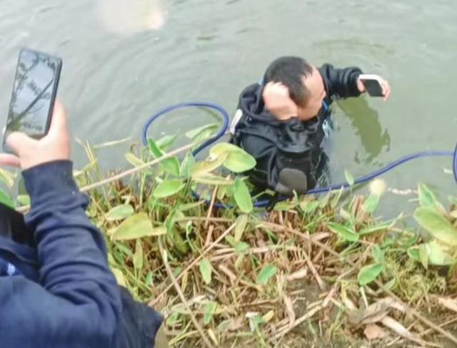 男子在杭州西湖收费1500元捞手机引热议 当事人：通过平台接单 每一起打捞都有风险