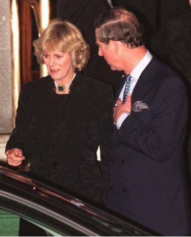 英国国王查尔斯和卡米拉王后迎来爱情故事的高潮：两人明日将一起加冕
