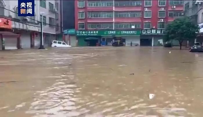 江西10地遭遇特大暴雨！一河堤溃口，4个村庄被淹！最新消息→