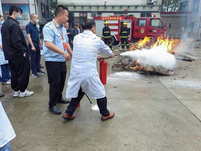 南县武圣宫中心卫生院：开展消防安全知识培训和应急演练