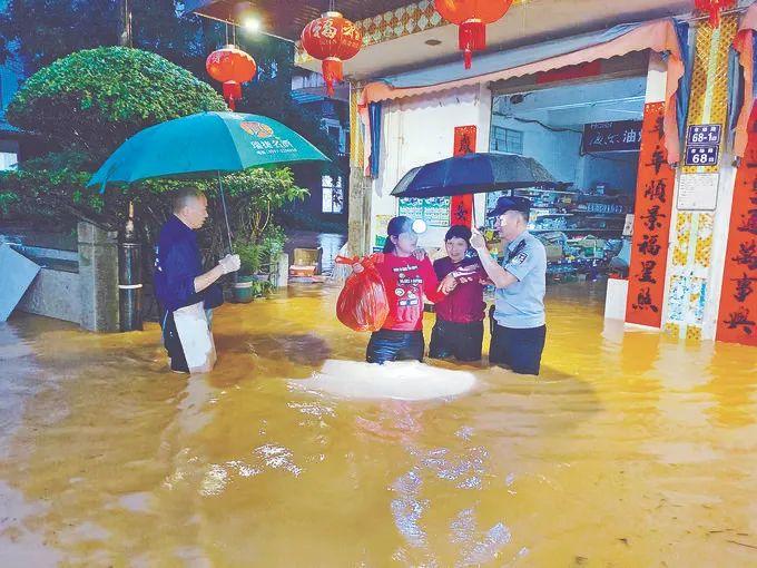 暴雨、洪涝、风雪……哪里都有他们的身影