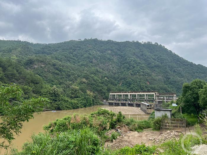 福建龙岩四名干部落水失联，下游47公里水电站附近发现一具遗体