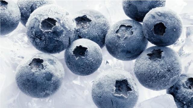 蓝莓大量上市，如何正确清洗？白霜可以吃吗？这些知识你需要了解→