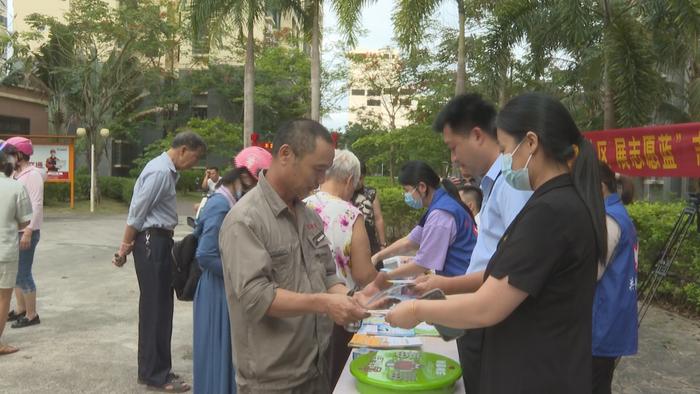 共青团屯昌县委开展志愿服务活动