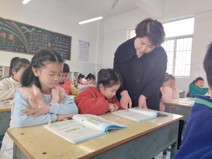 爱在教学之路 她在不断追求  ——记宿州市第九小学教育集团数学教师张钰