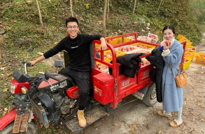 汶川地震亲历者现在怎么样了？从地震活下来的95后大学生，因为卖苹果火了