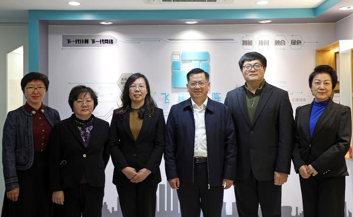 严卫群书记和牟晓春部长一行考察飞诺