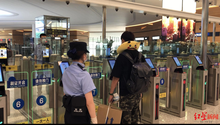 ▲成都天府国际机场口岸边检快捷通道