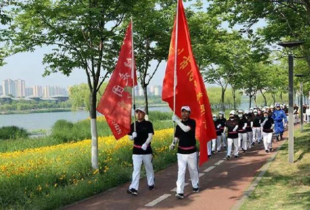 宿州千余名健身爱好者“行走大运河”情染新汴河畔