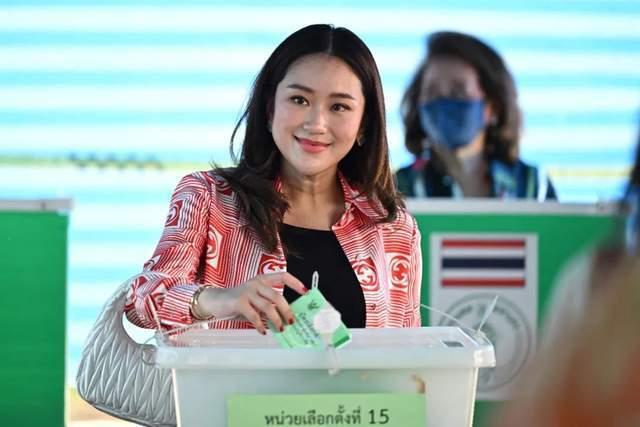 今日人物｜击败前总理女儿、赢得“最激烈的选举”，泰国新总理皮塔是谁