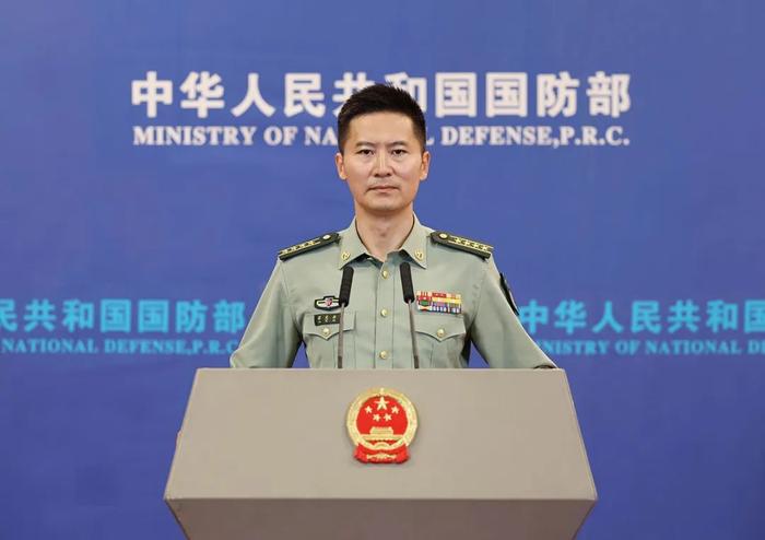 5月16日下午,国防部新闻发言人谭克非大校就近期涉军问题答记者问。李晓伟 摄