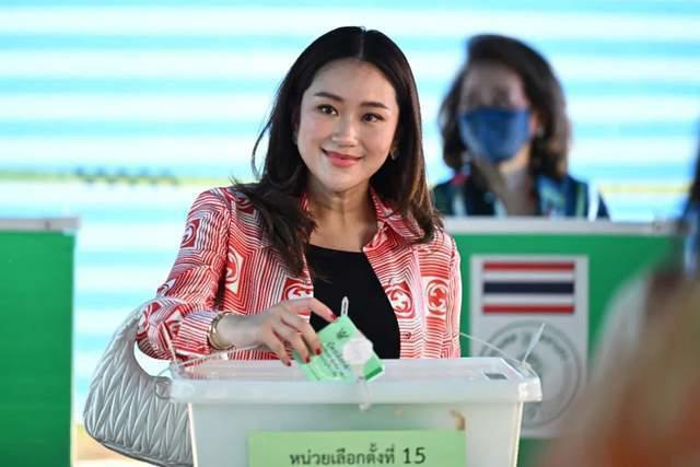 击败前总理女儿、赢得“最激烈的选举”，泰国新总理皮塔是谁