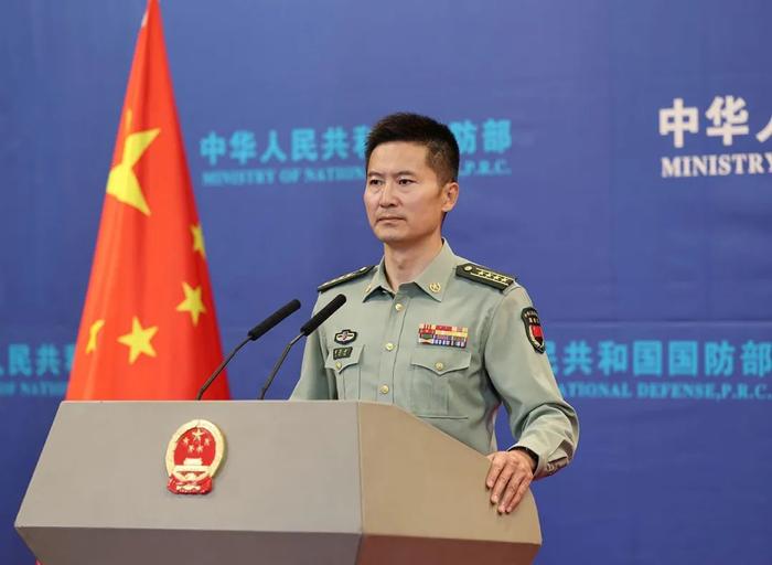 5月16日下午,国防部新闻发言人谭克非大校就近期涉军问题答记者问。李晓伟 摄