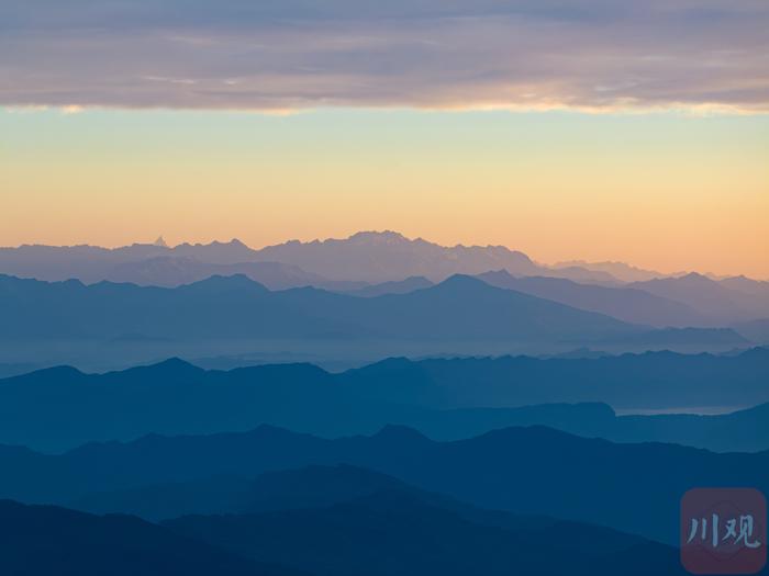 看雪山、赏杜鹃、珙桐花  初夏的瓦屋山风景独美