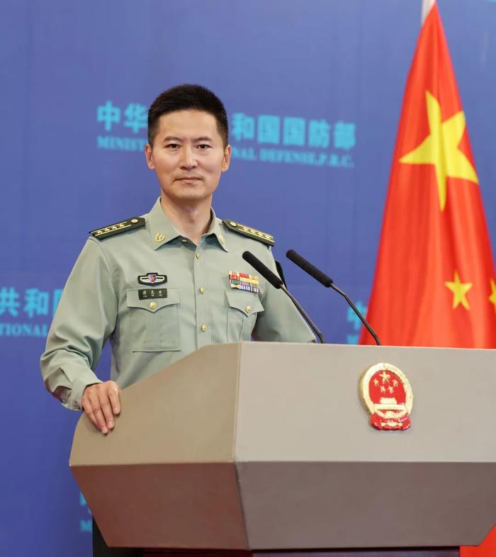 5月16日下午,国防部新闻发言人谭克非大校就近期涉军问题答记者问。李晓伟 摄